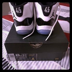 Used Retro 11 Jordan’s